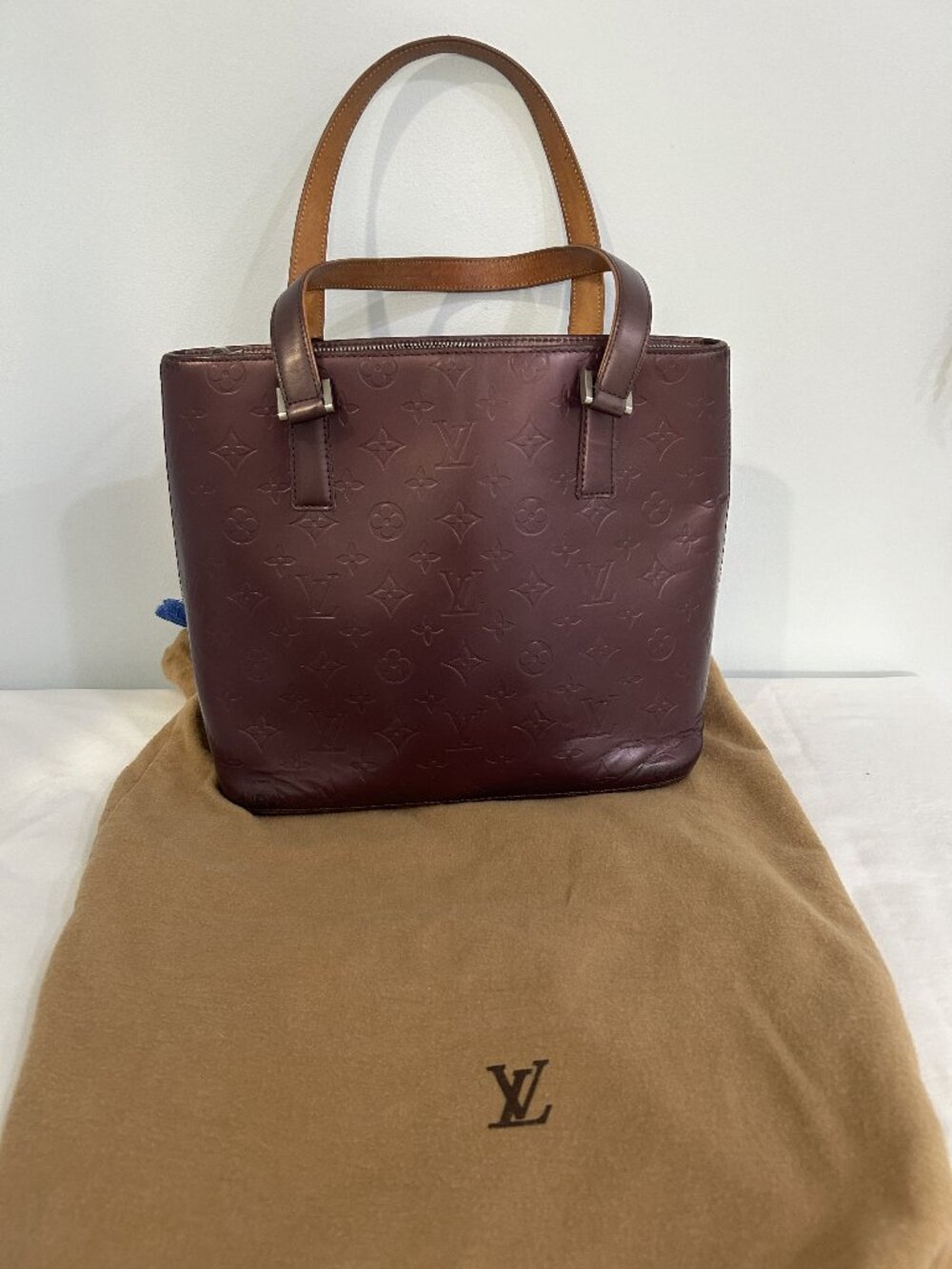 Louis Vuitton Monogram Vernis Houston Tote Burgundy - Picture 13 of 13